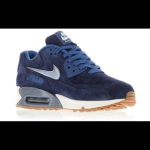 Nike Women’s AIR MAX 90